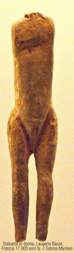 statuetta di donna, Laugerie basse, Francia. 17.000 anni fa. foto - sabina marineo