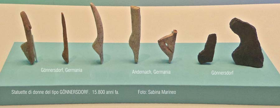 statuette di donna del tipo Gönnersdorf, Germania. ca. 15.800 anni fa. foto - sabina marineo