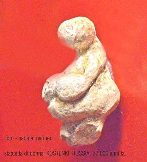 statuetta di donna, Kostenki, Russia. 22.000 anni fa. Statuette di donne. foto - sabina marineo